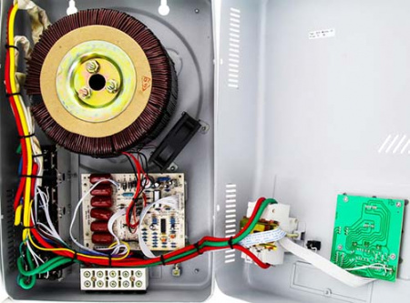 Стабилизатор напряжения Suntek СНЭТ-11000 ВА
